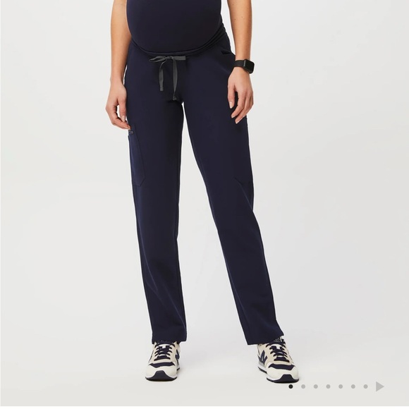 women's Black Zamora™ Maternity - Petite Jogger Scrub Pants - S - Petite / Black - Picture 1 of 4